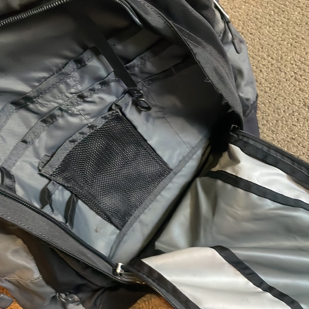North face backpack - Picture 4 of 5